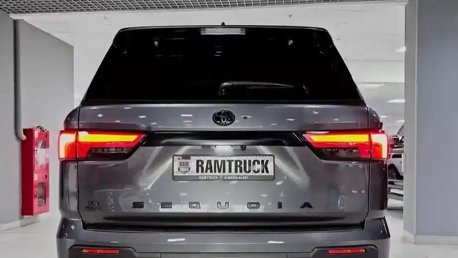 全新丰田红杉实拍！