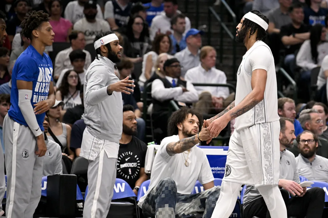 NBA最惨烈的交易！历史首例，全队弃赛！太疯狂了…