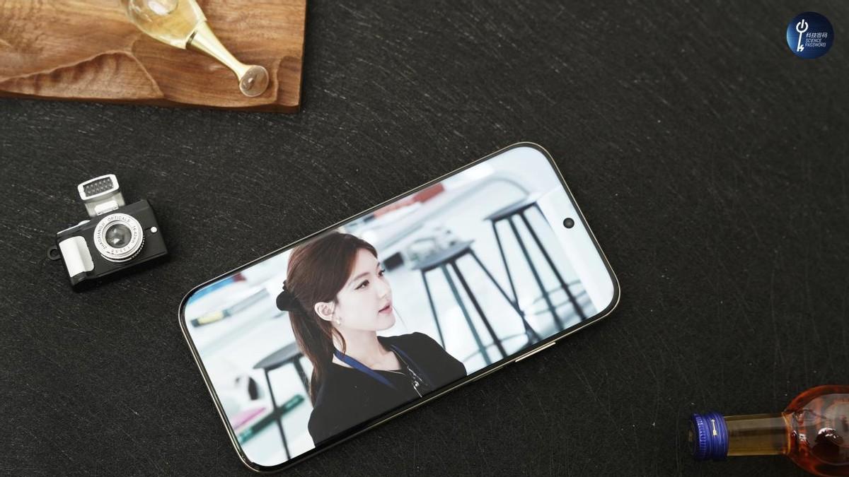 华为Mate 70 Air：轻薄设计兼顾大屏与续航