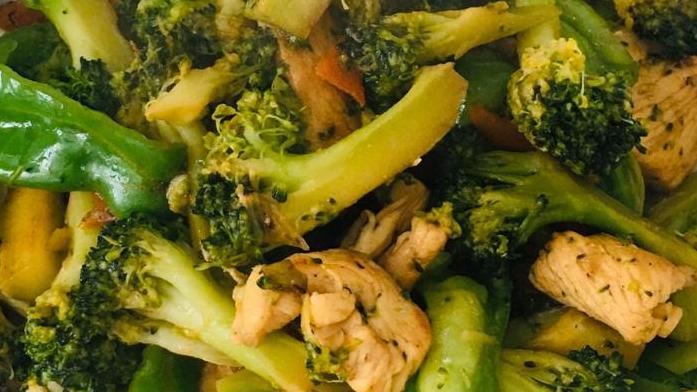 揭开西兰花炒鸡胸肉的简单做法，将平凡打造成美味