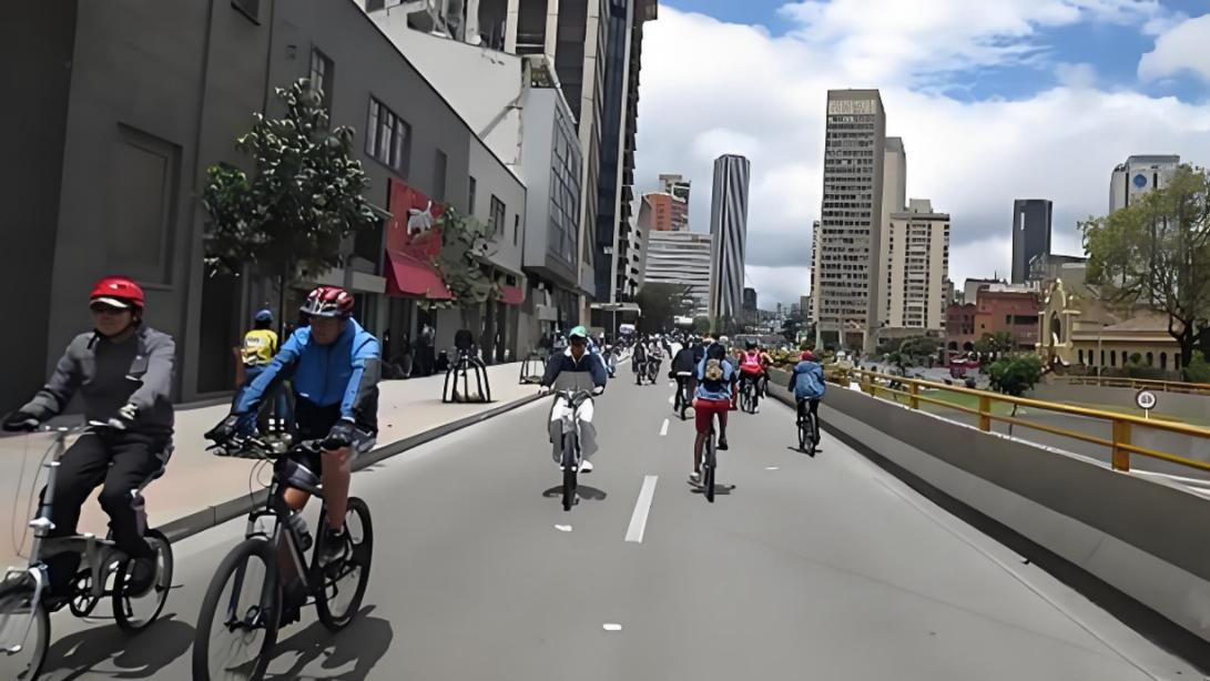 一条安第斯等高线，如何把哥伦比亚切成5个政权