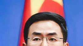 耿爽联合国强硬发声，命令美撤堤丰中导与核共享，东风导弹一字排开示警