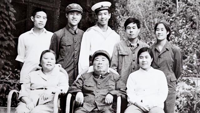 76年朱德逝世之后，康克清前去探望叶剑英：我来转述朱老总的遗言