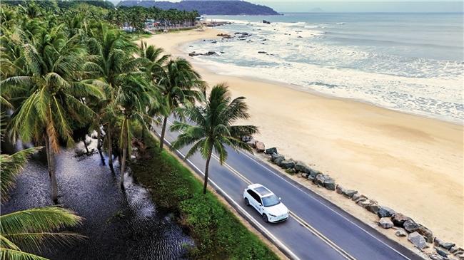 0.3 秒语音响应，红旗 HS6 PHEV 无燃油交互更流畅