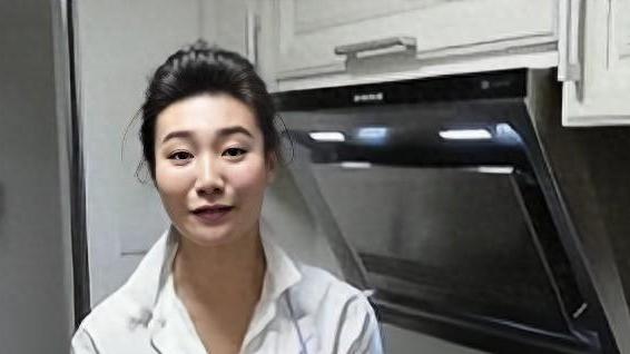 事实证明，47岁“不婚不育”的李梓萌，早已走上了另一条人生大道