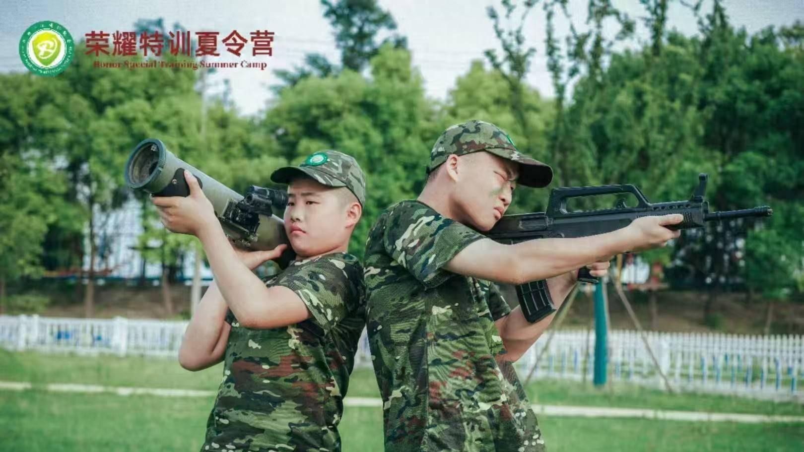 太赞了！军事夏令营沉浸式体验，少年解锁超多硬核技能
