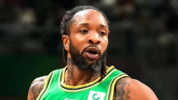 辽宁本钢半场39比34北控！