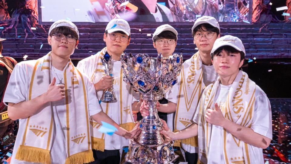 T1夺冠Zeus最后悔，被爆料他将跟公司切割，祈求回归T1