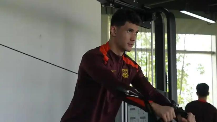 19: 35，CCTV5直播！中国男足vs东南亚鱼腩，有望赢6-0，盼出线