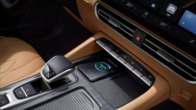 艾瑞泽8PRO亮相，奇瑞技术基因重塑燃油车市场，引领新潮流