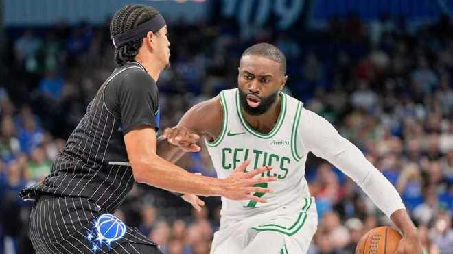 10战6败！布朗32+9绿军无缘16分逆转魔术 小瓦27+6+6