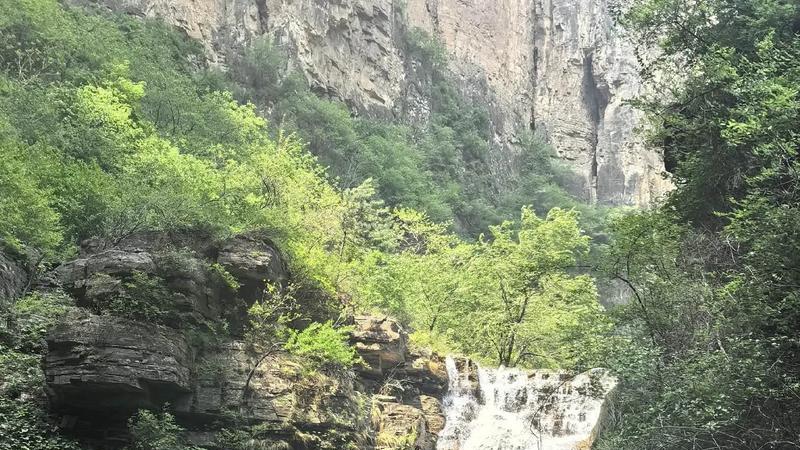 峡削千仞水鸣琴 长治通天峡：太行深处的“北方小九寨”