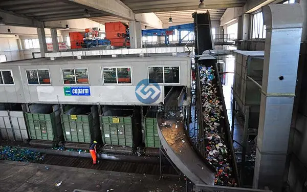 机械革新，精准分拣——城市垃圾规范处置的新篇章