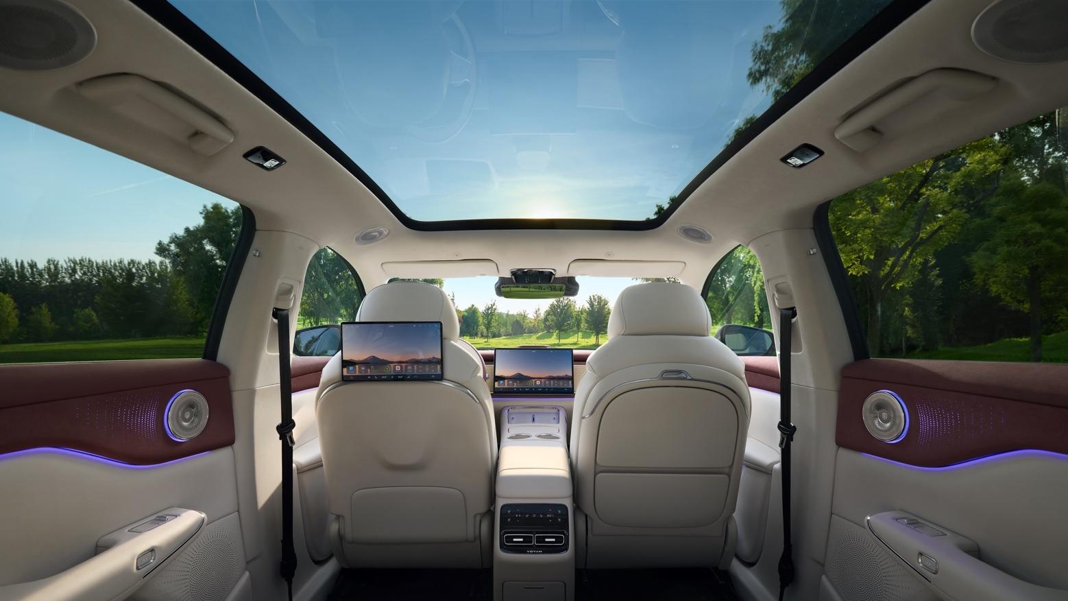 配齐”担当 华系首款家用纯电SUV 全新岚图知音预售价22万元起