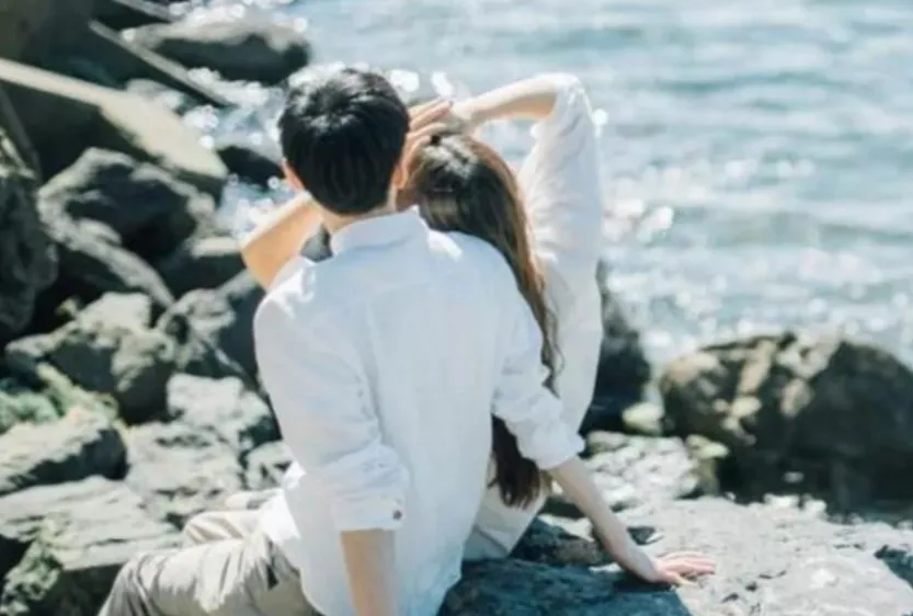 “大龄剩女”不再是标签：揭秘她们多元且精彩的爱情选择！