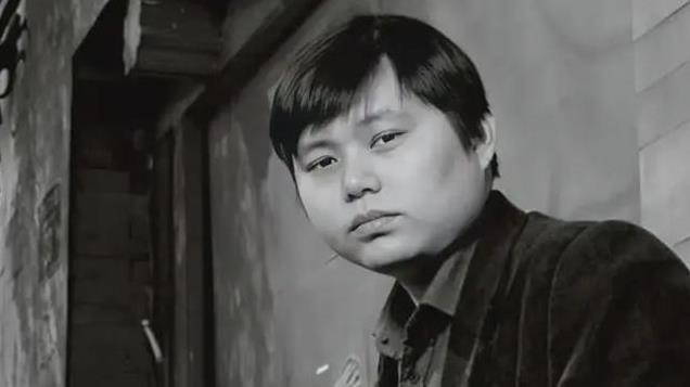 当年明月成名后，父亲说：“月薪3000的公务员工作绝对不能丢！”