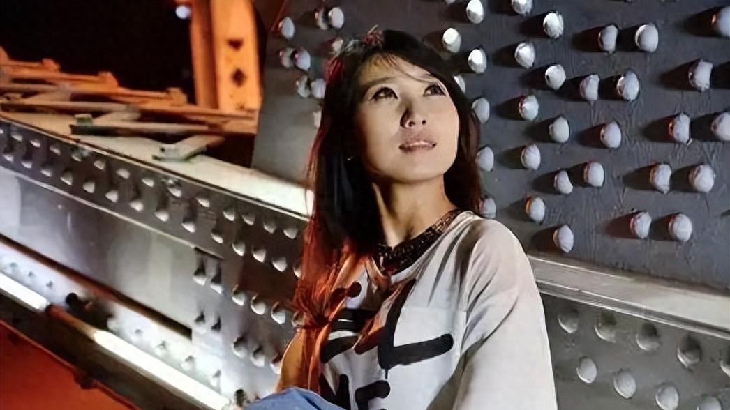 生孩子后老公不想回家天天吵架，想离婚娘家嫌丢人，我该怎么办