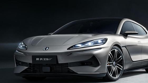 出生坐雅阁上学坐奥迪，懂事后选国产车，10后的孩子们觉醒了