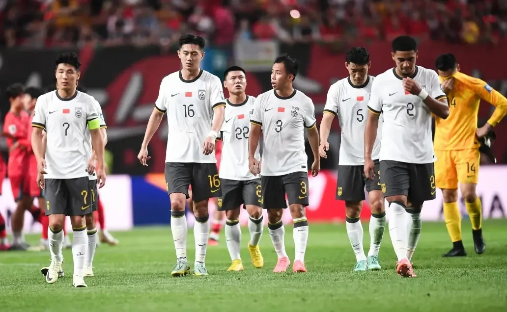 随着国足0-1沙特！看看伊万和大雷怎么说，直通世界杯需满足3条件