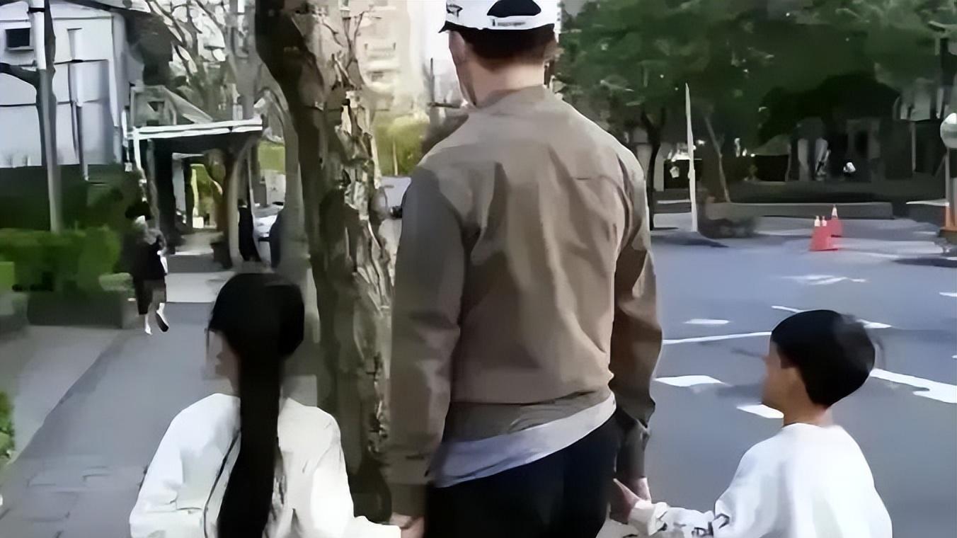 汪小菲：台媒称其聪明，送孩子回北京自己留台，两大后招曝光