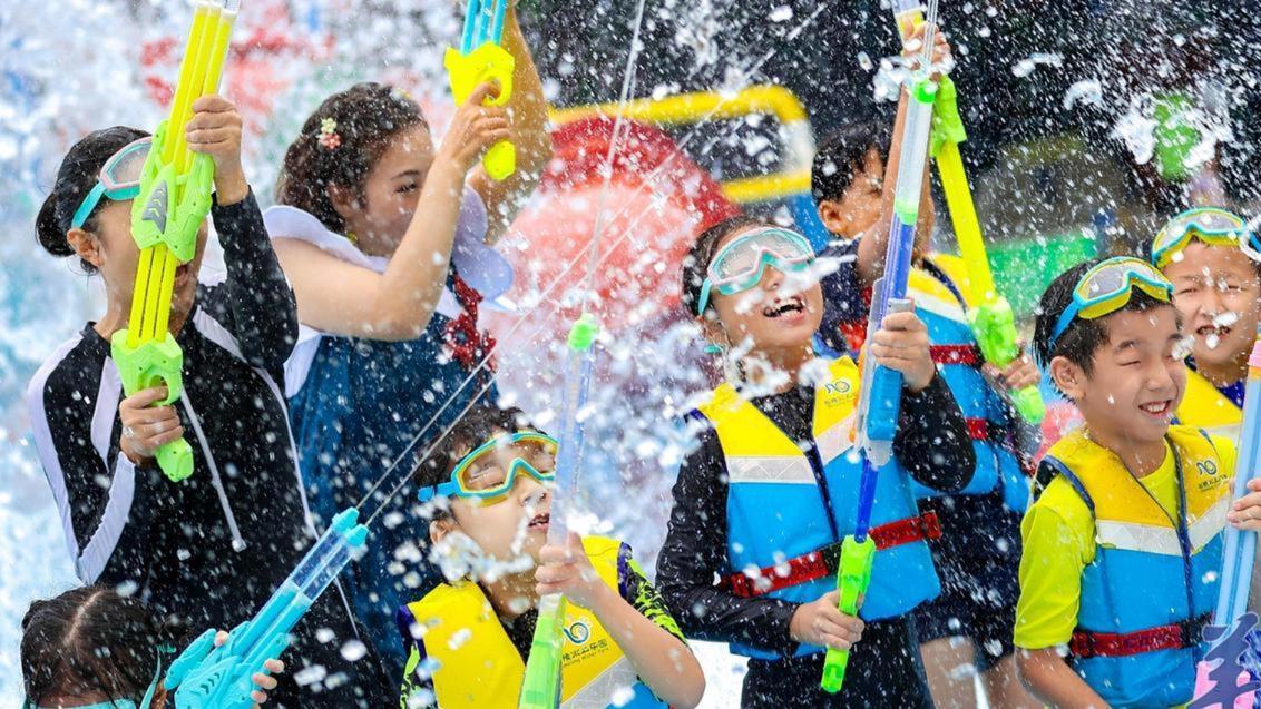 暑假文旅市场热力十足，青少年在欢乐体验中收获成长