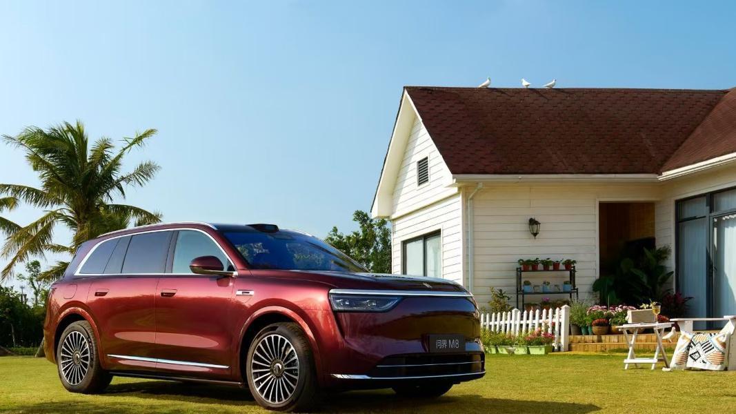 上市24小时大定破1.5万，2025款问界M9来袭，小改款卷成大升级！