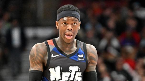 合同年被交易2次，场均18分到6分，他硬生生把大合同打没了