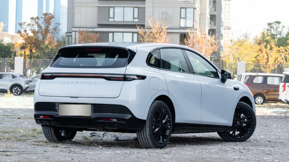 9.78万起售，零跑Lafa5产品力不错，五款配置如何选？