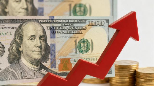 年底结汇需求发力 在岸人民币兑美元破 7.04 再攀 15 个月峰值