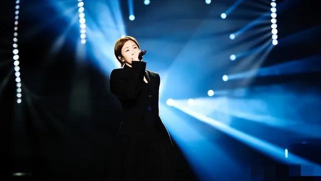林忆莲广州演唱会感动全场，真诚道歉更显天后风范