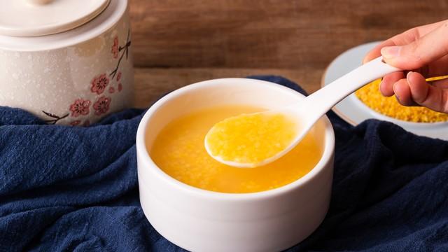 煮小米粥，记得别直接用水煮！粥铺老板教你一招，5分钟熬出米油