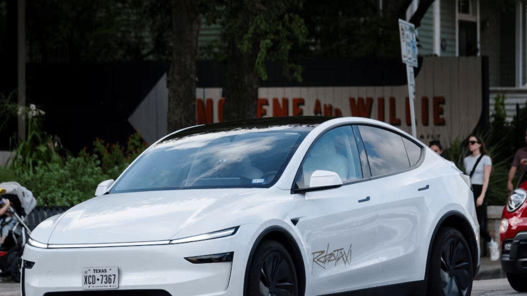 特斯拉Robotaxi低调启程 自动驾驶重塑万亿美元出行生态