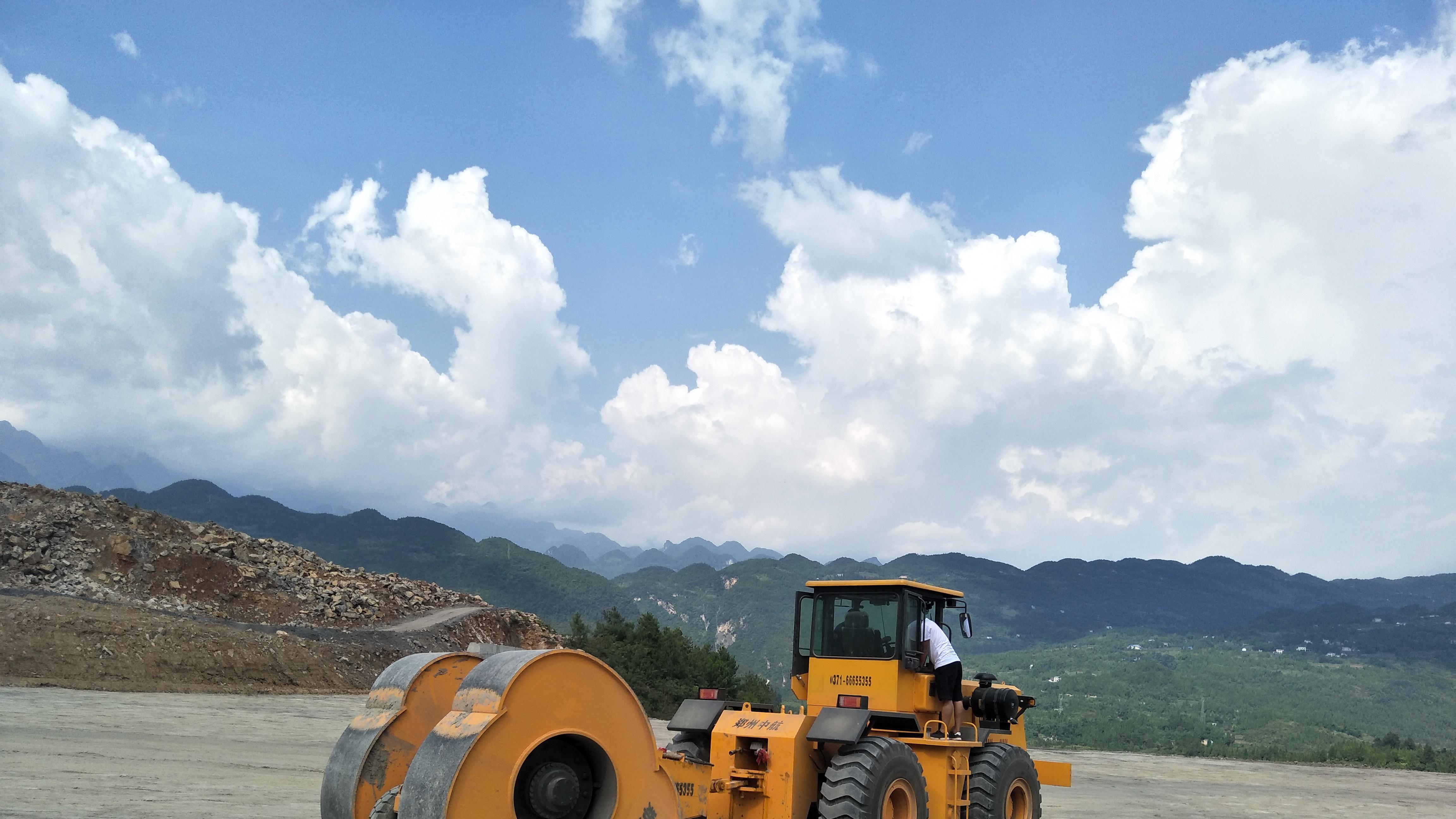 yct25冲击压路机是什么？冲击压路机的优点有哪些？