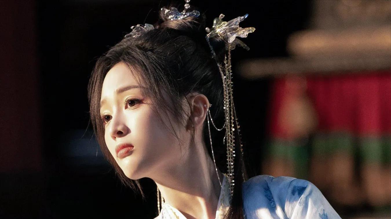 淮水竹亭扑街，30岁吴宣仪尽显娱乐圈人情冷暖