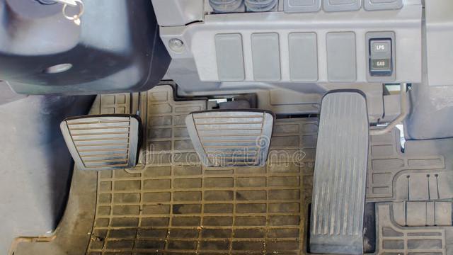 如何判断是不是调表车？汽车仪表盘怎么看出是不是被调过？