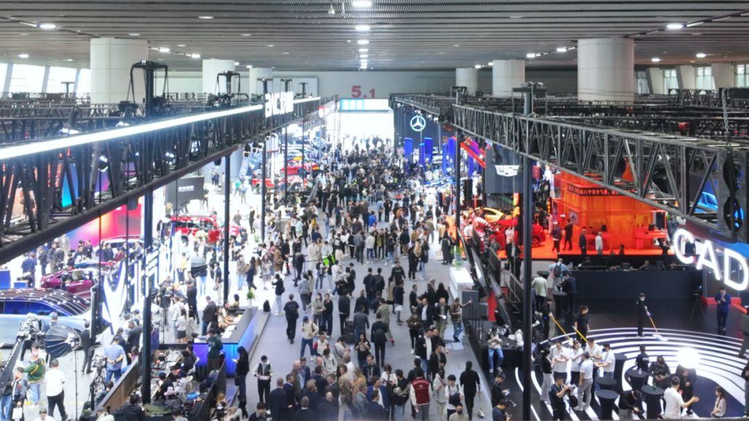 「霸屏」车展，豆包大模型成为车企开启AI座舱的技术密码