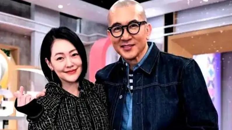 小S现身韩国酒店被偶遇，大S离世后首露面，与具俊晔前后脚抵达！