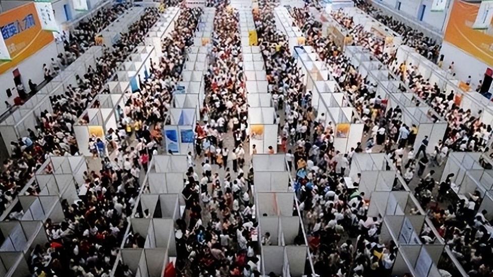 毕业生1222万，今年的就业市场会变啥样？