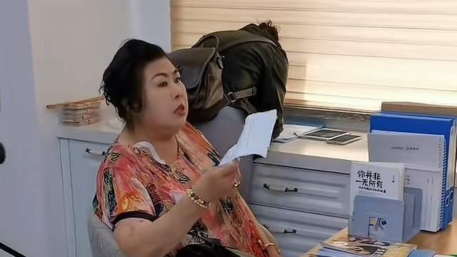 曝董立范去世前3个月状态！已不能站立仍演戏，手术痕迹很明显