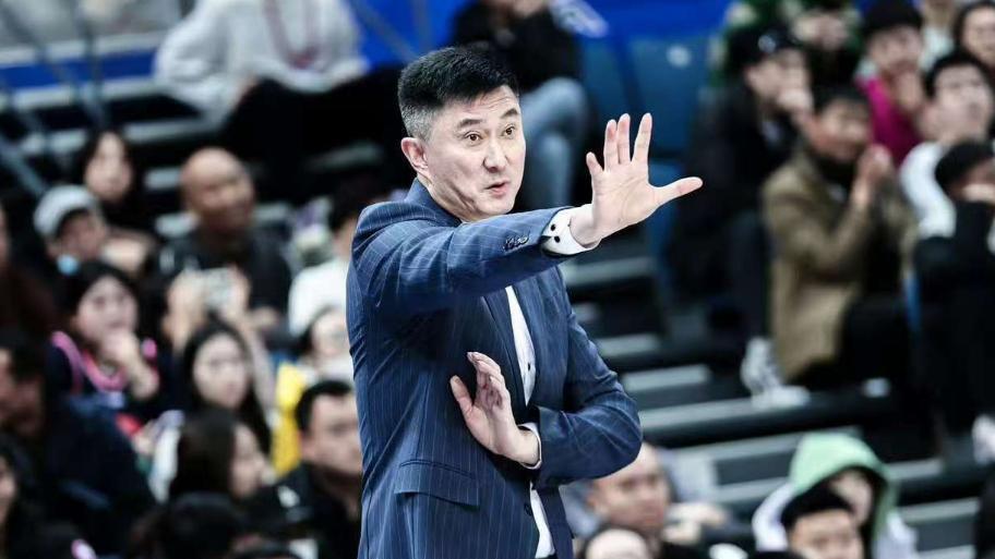 广东宏远拒绝爆冷！全员出击南京同曦，杜锋放话往死里打，央视直播