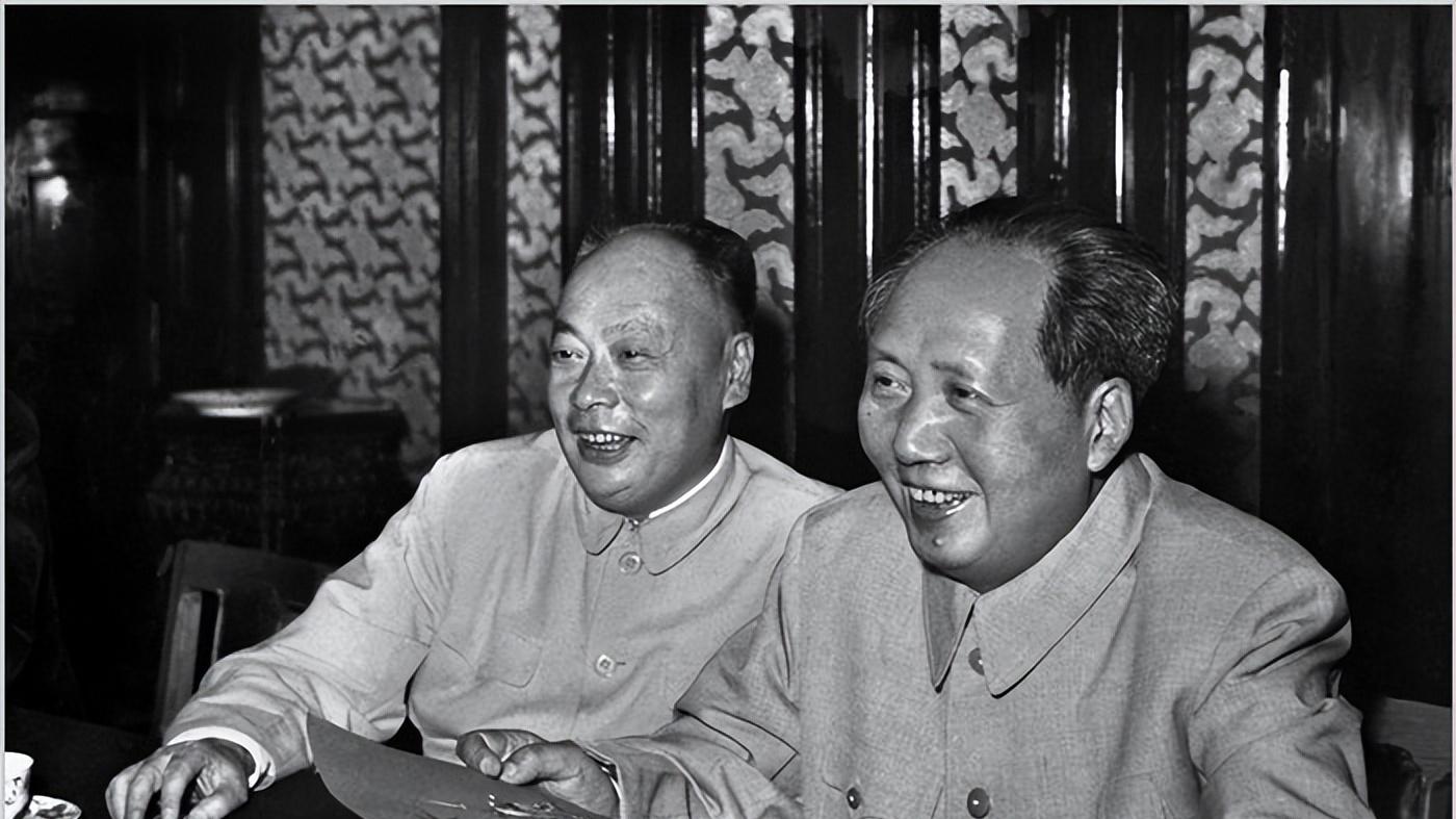 众学生攀比父亲做什么官，元帅之子却说：我父亲只是个处长