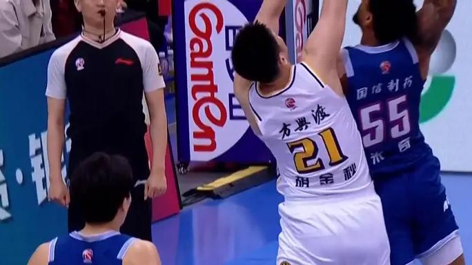 稳了，广东队！国青第一内线即将到位，杜锋迎来“加强版胡金秋”