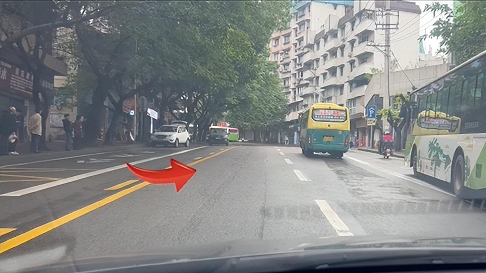 给新手司机普及5个基础交规知识，虽看似简单但多数人仍一知半解