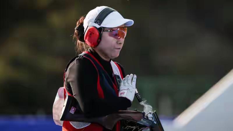 全运会射击飞碟项目多向混合团体湖南队郭雨浩/刘英姿以44中夺冠