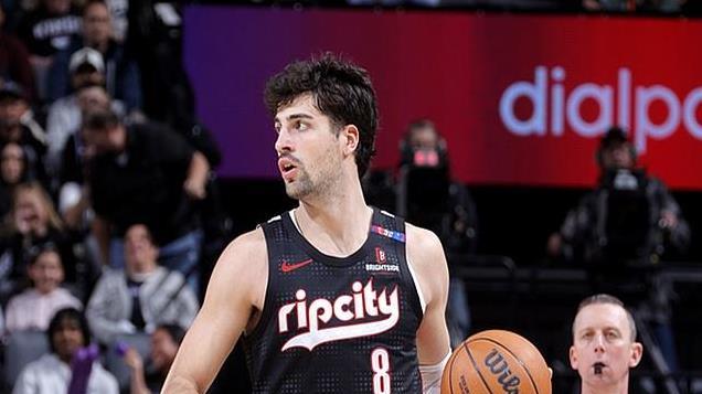 NBA太阳队陷困境，球星云集仍难胜，团队篮球显威力