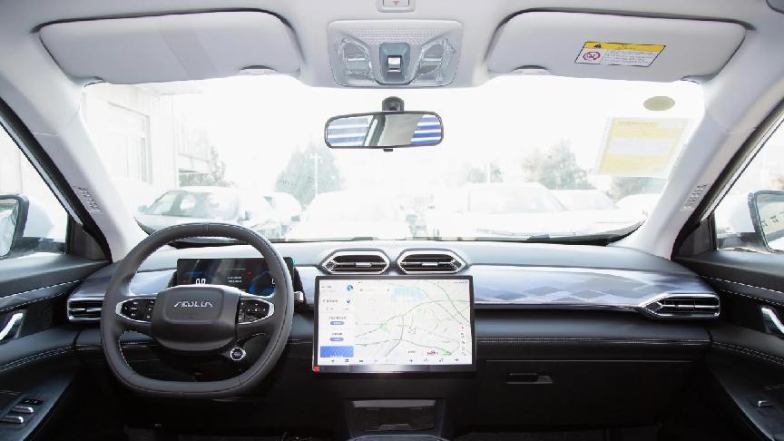 这车市疯了吧？紧凑型SUV6.49万起售，1.5T可爆发204马力