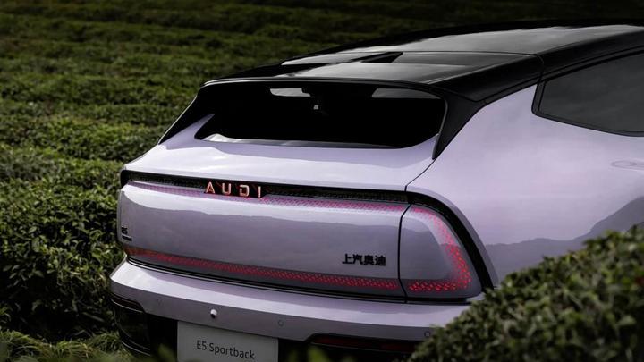 可扩展后排灵活分区E5 Sportback 轿跑造型与实用装载双赢