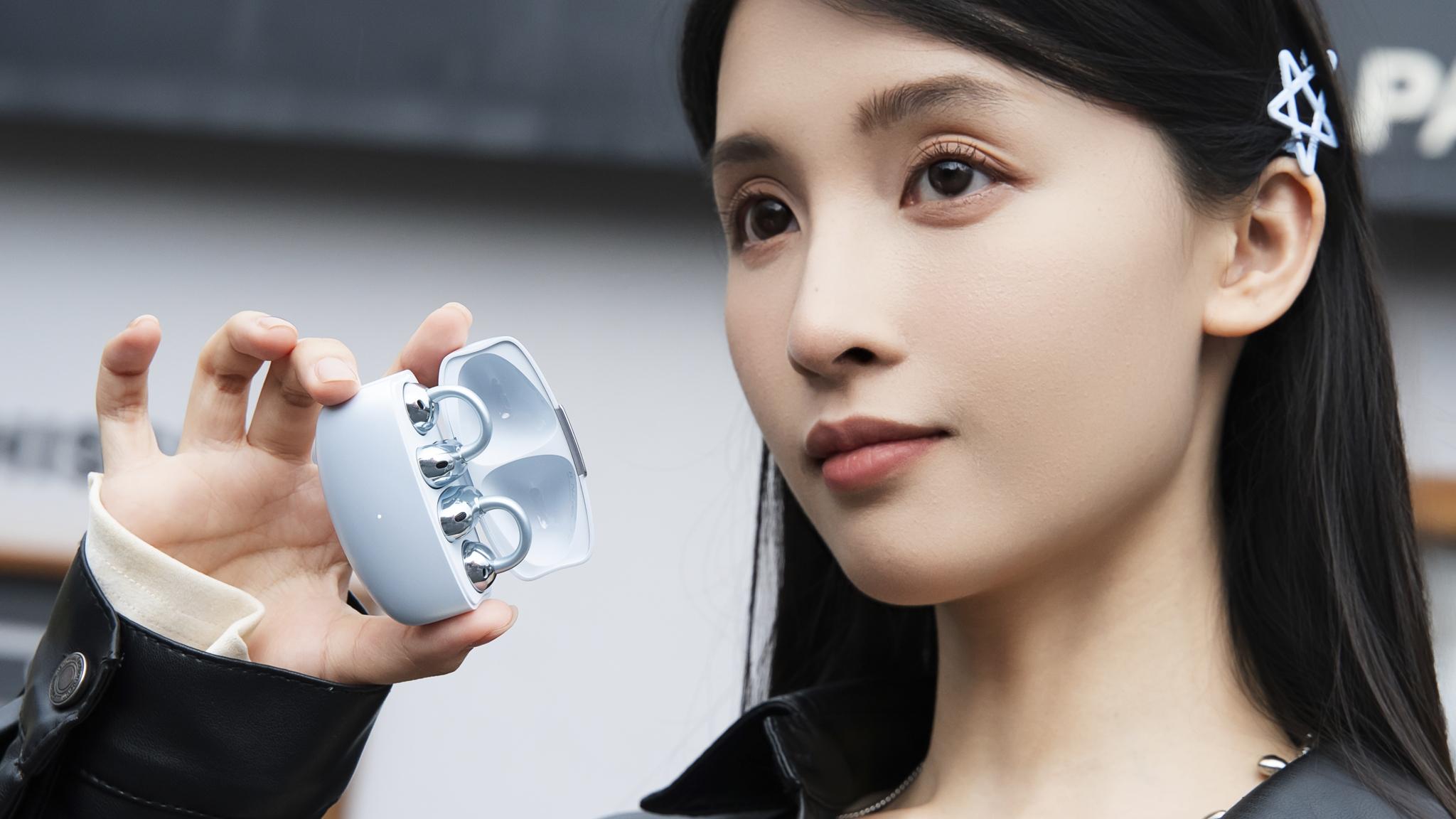 OPPO Enco Clip珠光海图赏：轻盈科技美学入耳