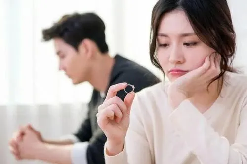 离婚后，女人必经的6个难熬阶段， 承受不了不要离婚