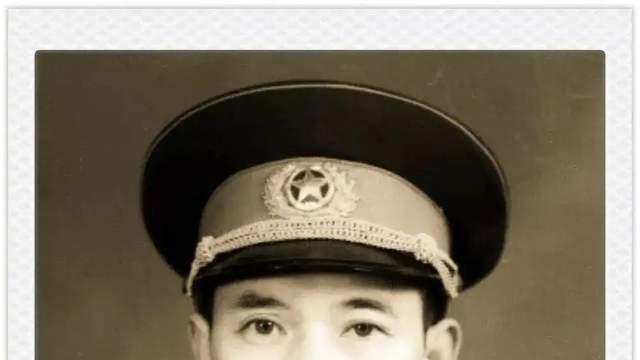 33年苦寻！将军在长江渡口认出摆渡老汉：你是当年追敌艇的英雄